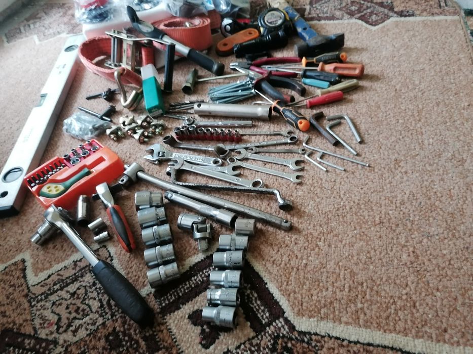 Инструменти цена 19. Евро