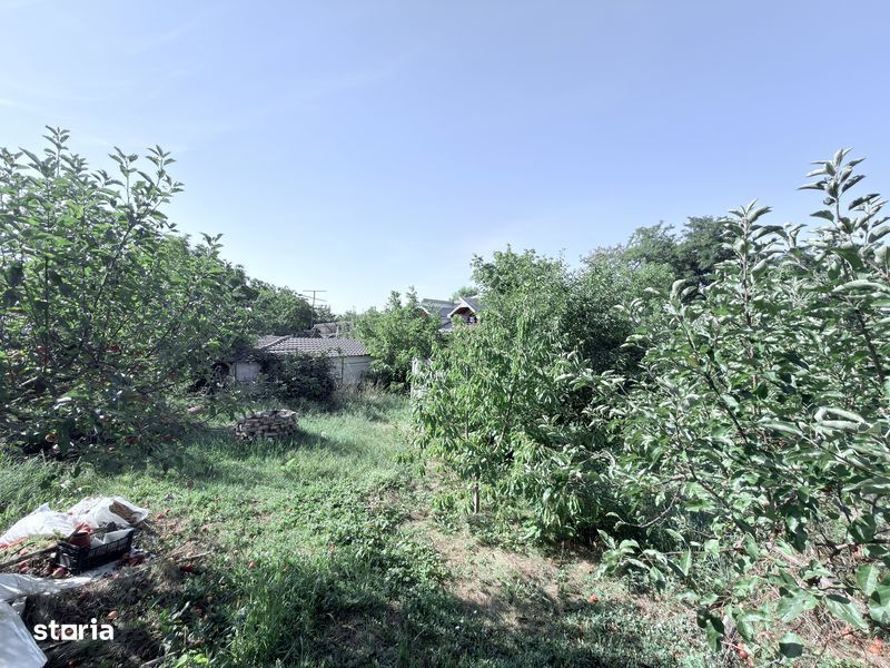 Loc de casa zona Bucovina cu casa batraneasca