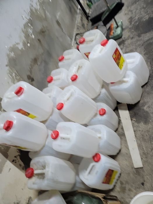 Банки и канистор продам