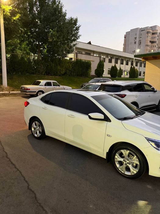 Chevrolet onix 2024 premier plus 3 ta detalda kraska bor tayyor mowina