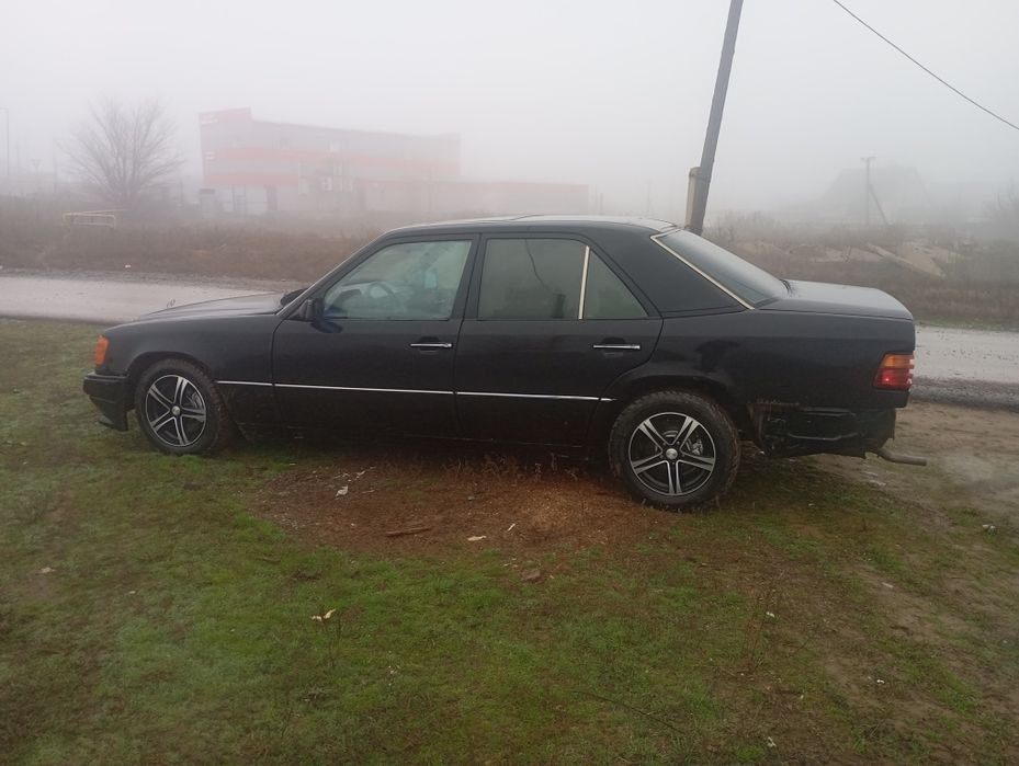 Продам Мерседес 124