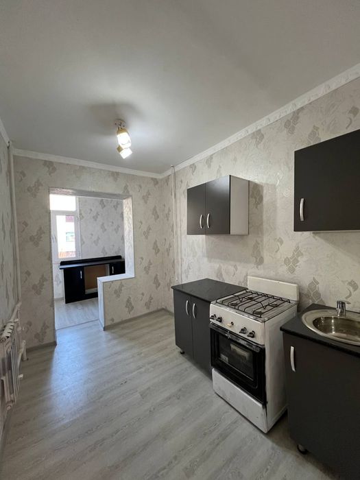 3/2/4 сотилади  64 м²