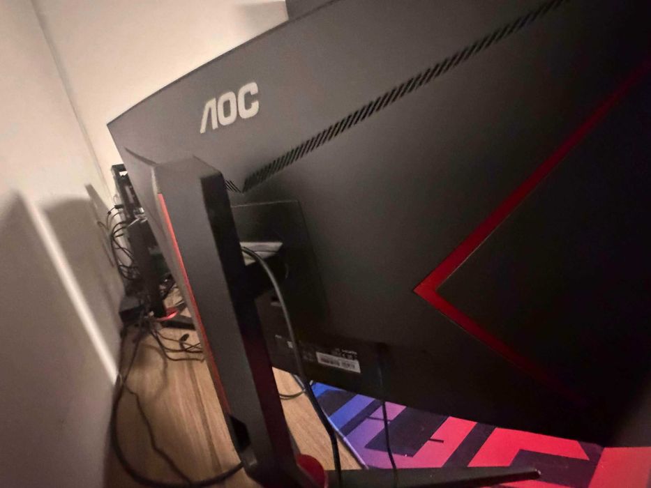 2x Monitor Gaming AOC 27" Curbat 240Hz Full HD – Stare excelentă