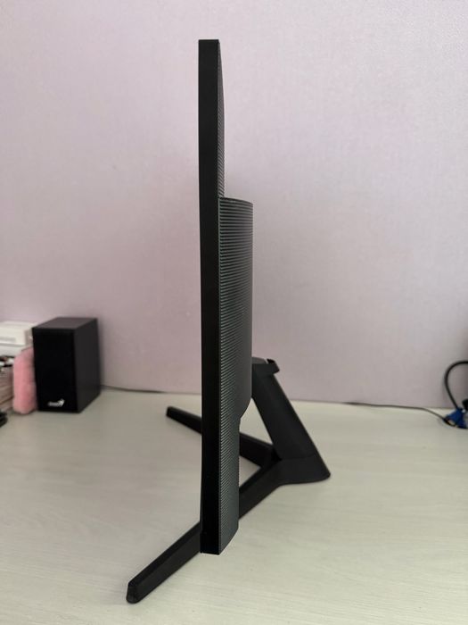 Монитор Samsung 24 дюймовый