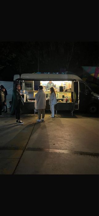 Inchiriez food truck utilat