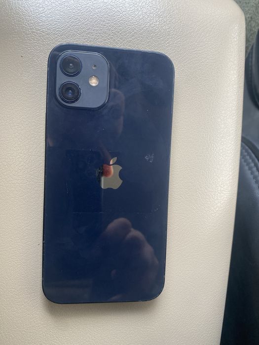 Айфон 12 жаксы ұстлған