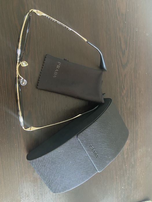 Слънчеви очила Prada