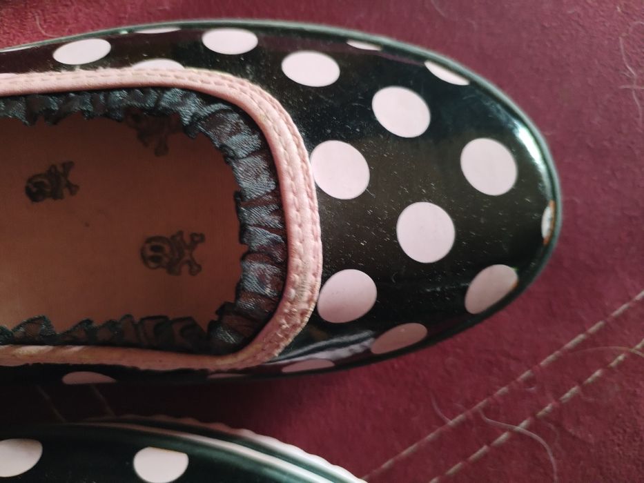 Чисто нови силиконови обувки