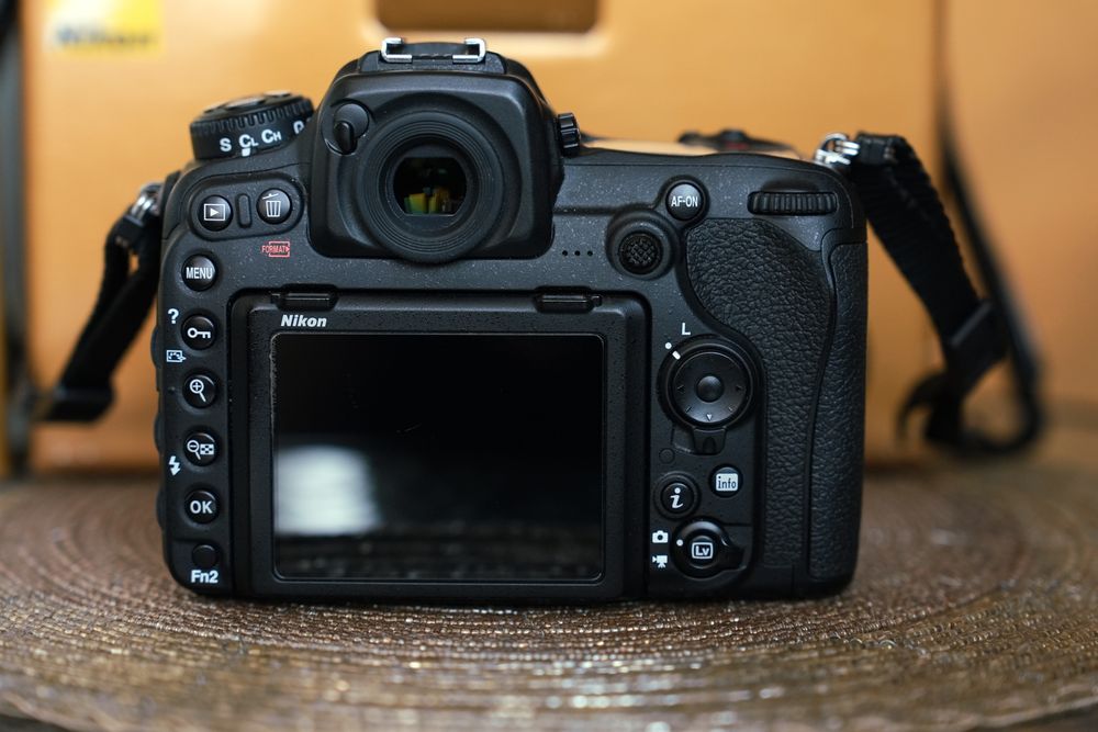 Nikon D500 + 16-80mm f/2.8-4 + 70-200mm f/2.8  + 50mm f/1.8