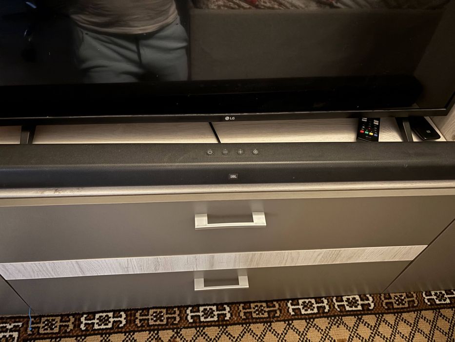 Soundbar J B L 2.1, 300 W