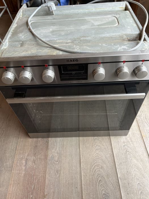 Cuptor si plita electrica incorporabil AEG