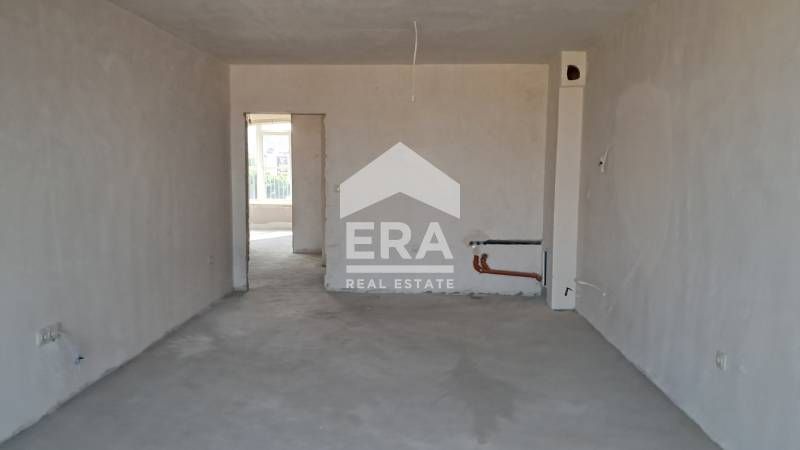 Тристаен апартамент за продажба, с голяма дневна, в новопостроена сгра
