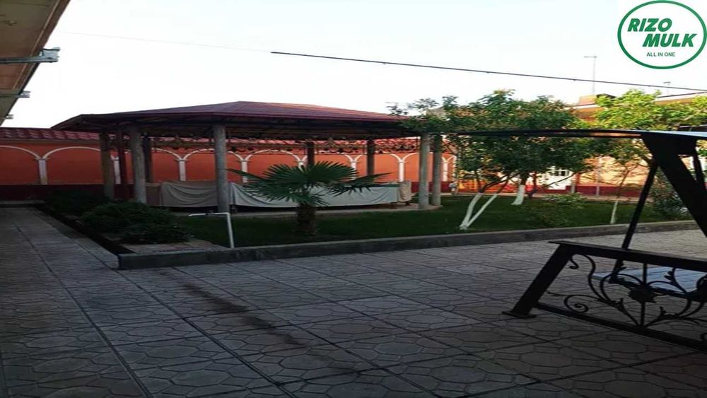 Назарбек Харакатда файзли ховли сотилади. NR494/171