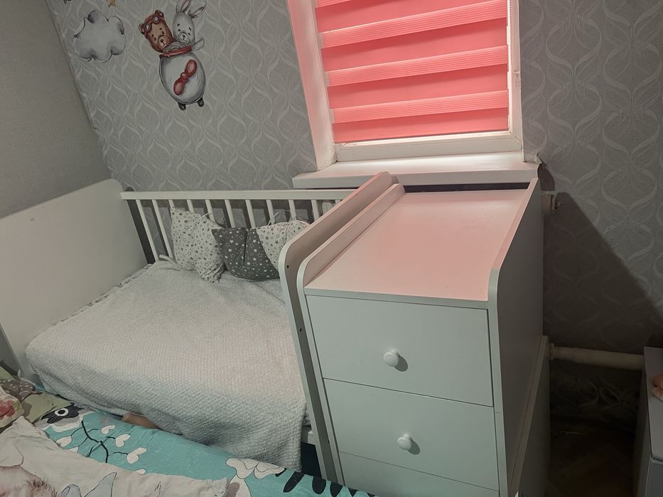 Кровать детская с комодом