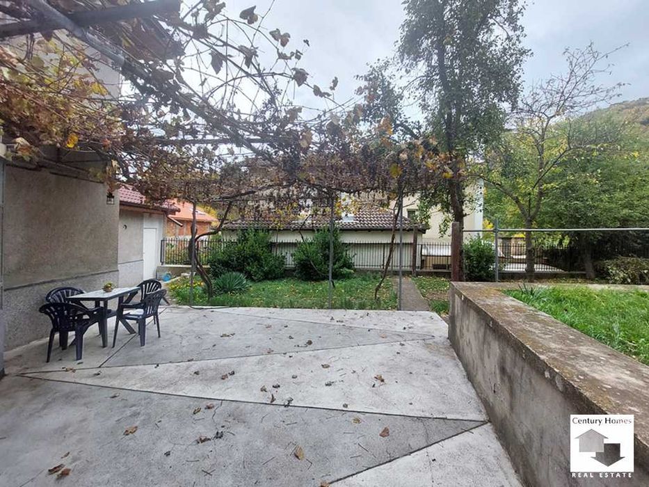 Дава се под наем Къща в Велико Търново, Стара част - 132 кв.м за 700 € - Снимка #19