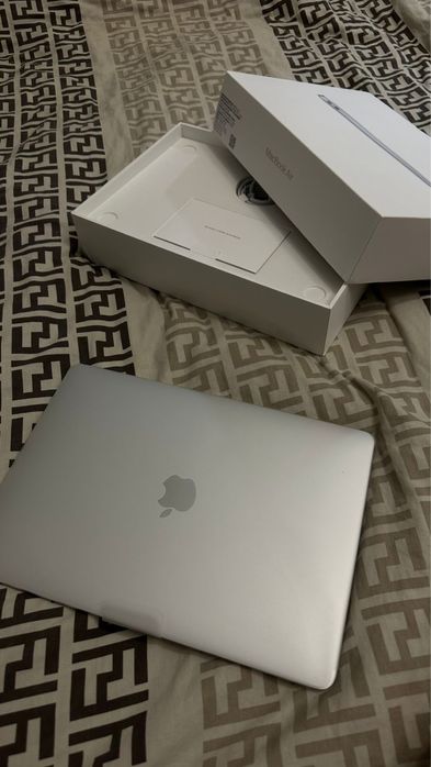 Ноутбук Apple MacBook