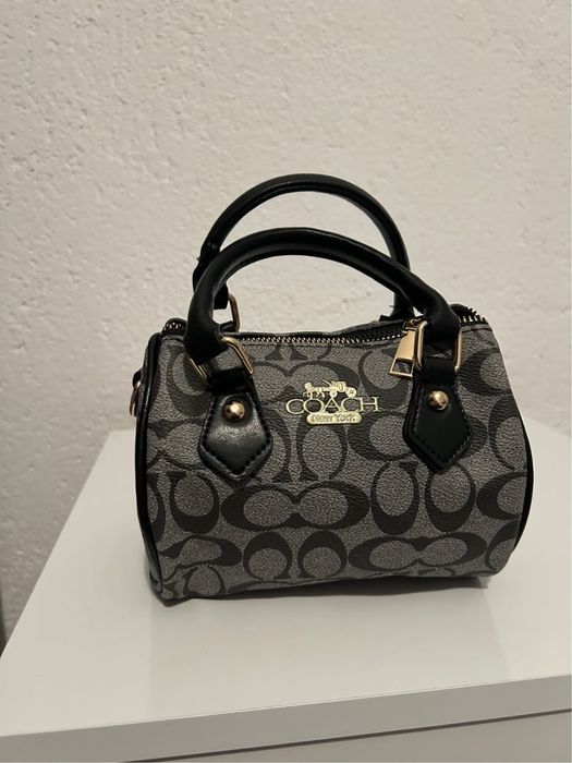 Дамски чанти coach различни цветове