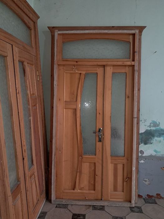 Taxta eshiklar sotiladi