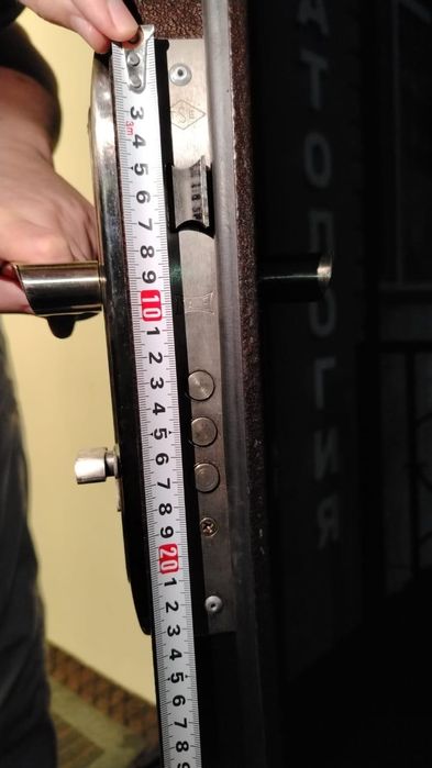 Врезка замков, установка и ремонт ,  услуги плотника, мастер  на