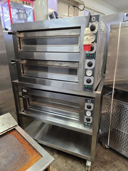 ФУРНА ЗА ПИЦА CUPPONE TZ435/2M,2022г,3500лв