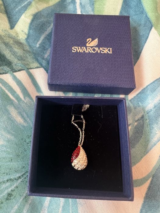 Елегантно колие Swarovski с червено-бели кристали