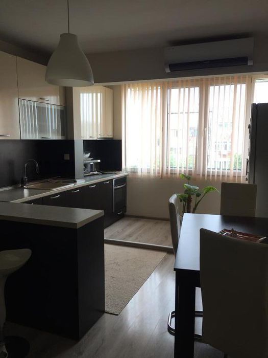 Дава се под наем Тристаен апартамент в Бургас, Меден рудник - зона А - 78 кв.м за 408 € - Снимка #1