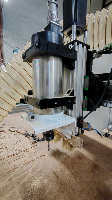 CNC 150/100cm cu spindle(Freza) 2,2kw racire aer folosit 9 luni