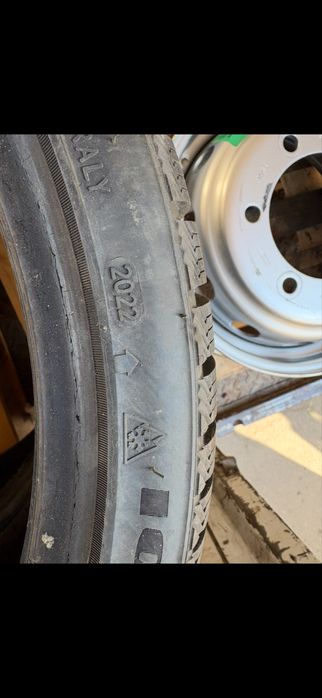 Cauciucuri iarna 235 35 R19 Dot 2022