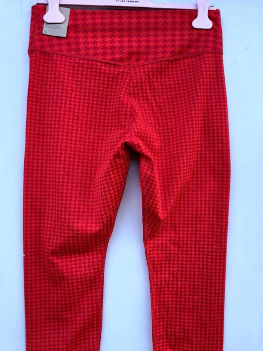 Nike оригинален дамски клин нов Л размер