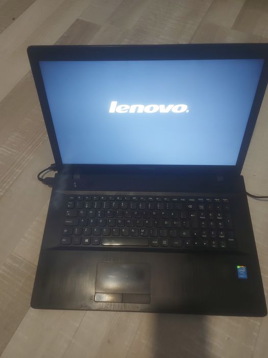 Lenovo low gaming,i7 gen4,8gb,video gt820 2gb,17.3 inch