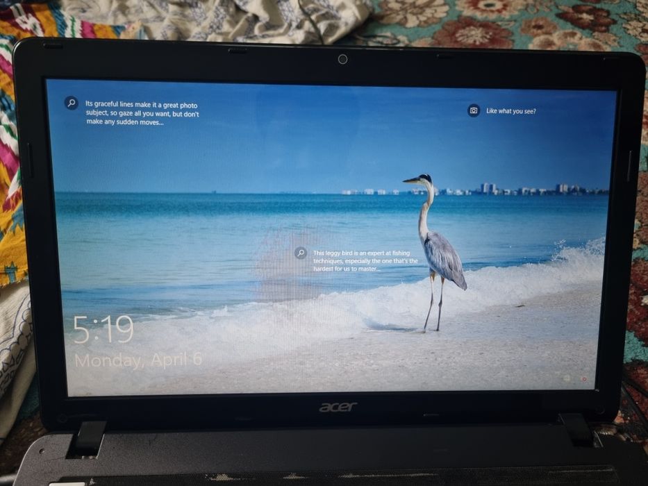 Buxoroda Acer Noutbooki tez va arzon narxda sotilad.i