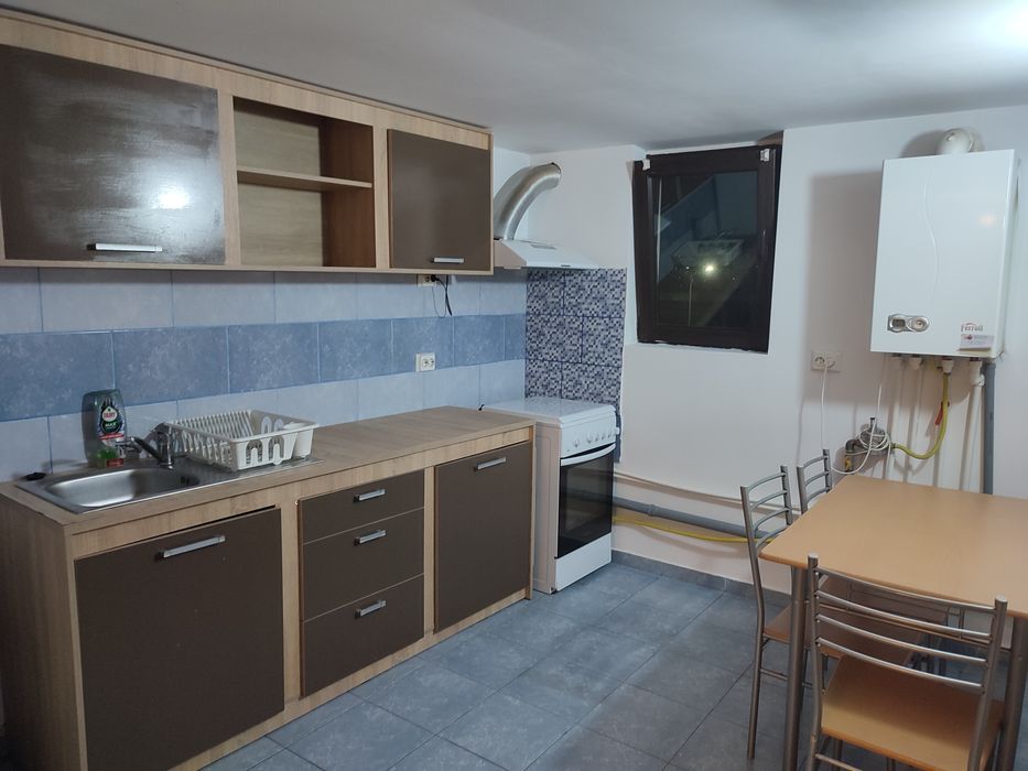 Închirierz apartament 2 camere