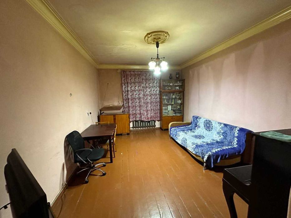 ул.Ш.Руставели №172 Школа Высокопотолочка 3\2\3 Средн. 75м2 Балкон 2х3