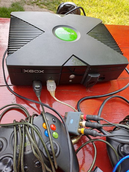 Vand Xbox clasic cu jocuri