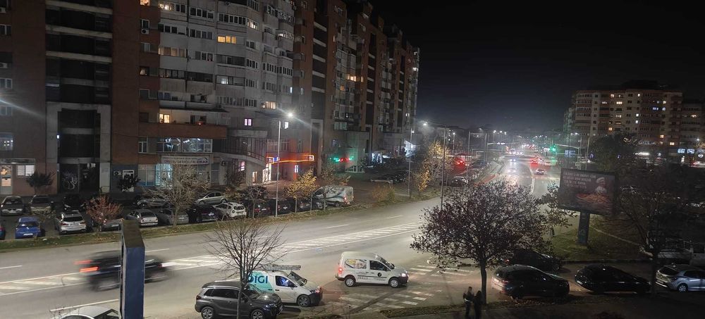 Închiriez apartament cu 2 camere central