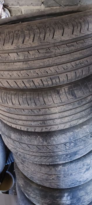 Продам шины б/у...