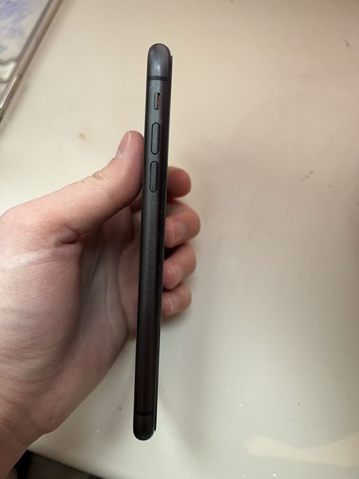 продам 11 айфон в идеальном состоянии