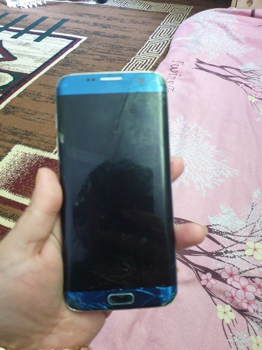 Продам телефон самсунг  с7