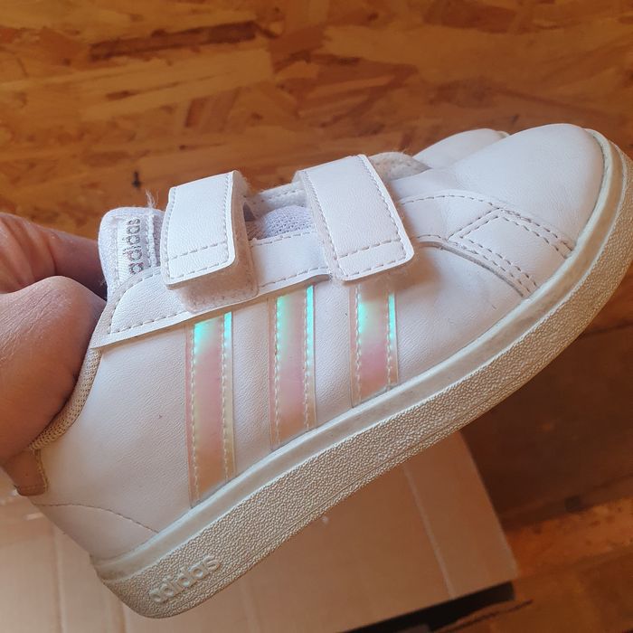 Adidasi Adidas ,mărimea 27