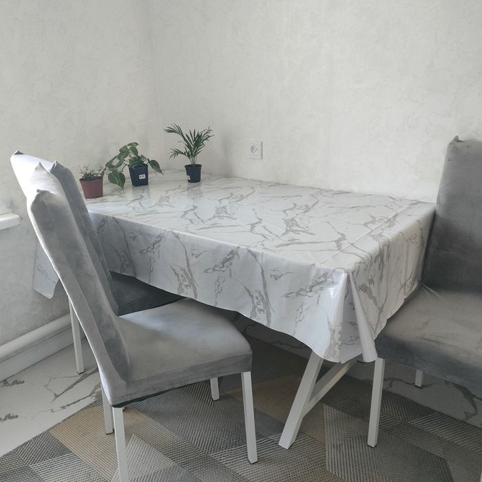 Кухонный стол с 6 стульями