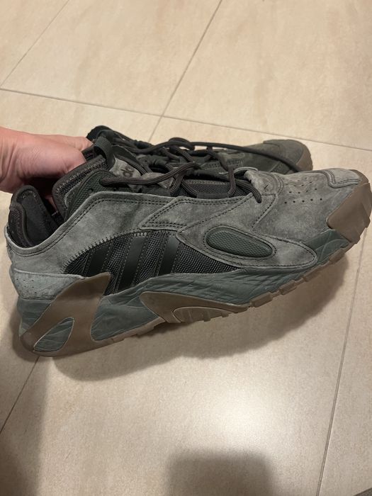 Adidasi barbati impecabili/editie limitata