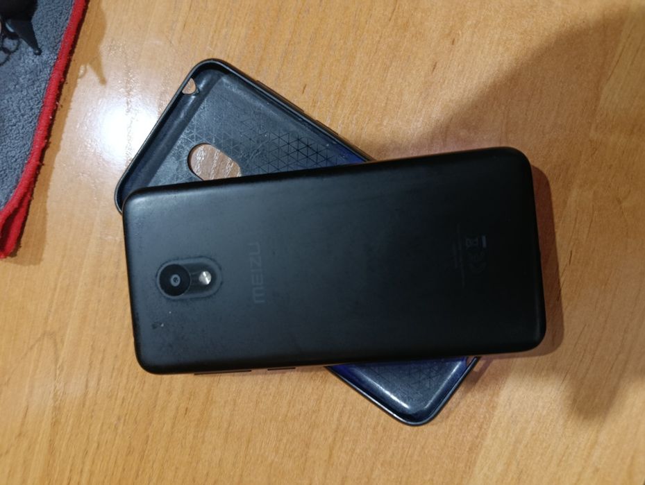Продам телефон Meizu m8c