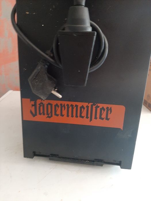 Se vinde aparat dispensare jagermeifter