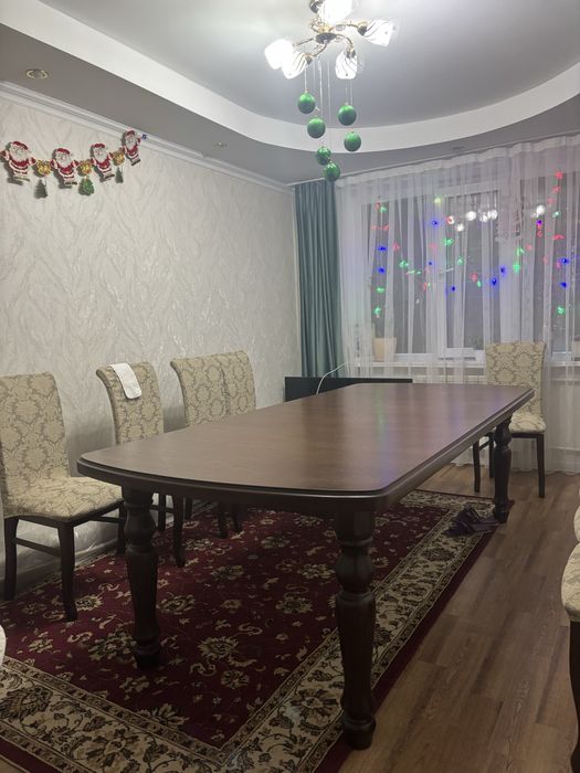 Продам стол обеденный
