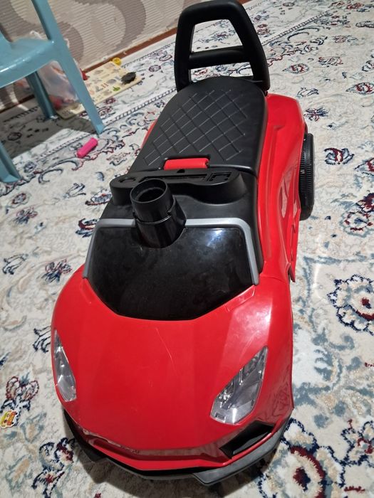 Продам игрушечную машину каталку