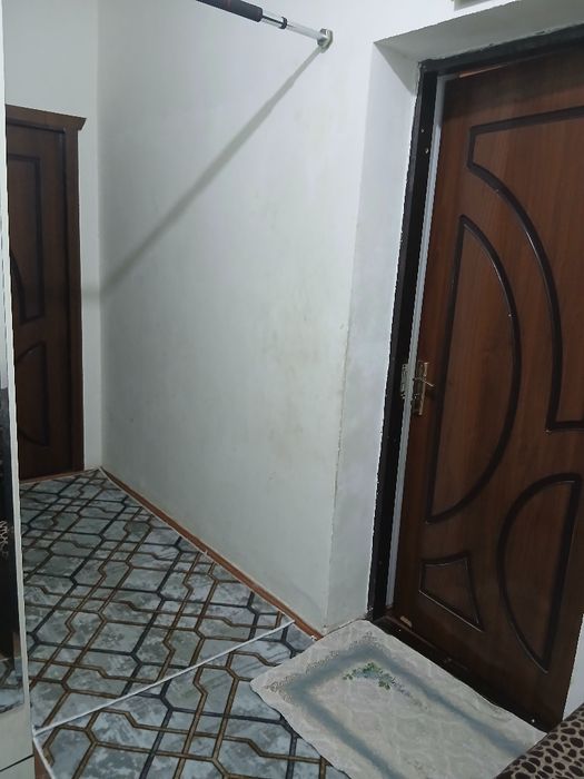 Mujiza restarani oldidan 2 xonalik uy