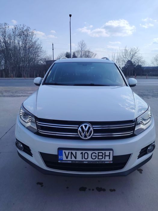 Volkswagen Tiguan Masina este echipata cu anvelope de iarna si jante cu anvelope de var