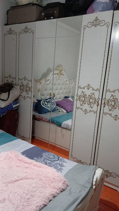 Спальни гарнитур сатылады