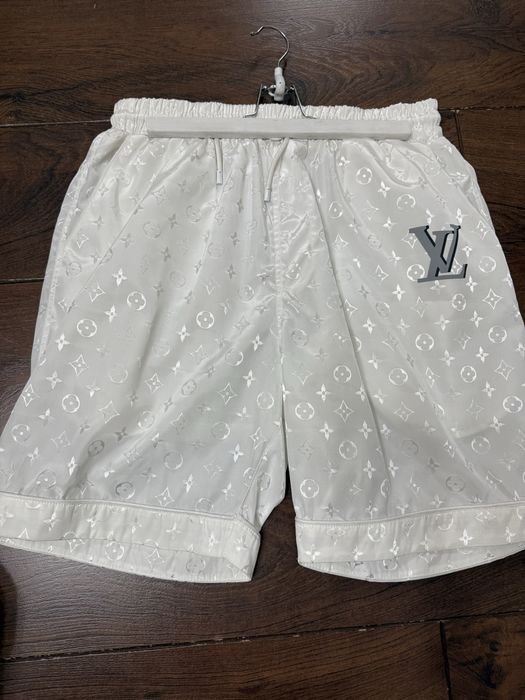 LV комплект от коприна, размер М - Луи Вютон с етикет