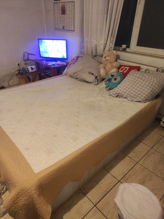 Vând pat matrimonial nou